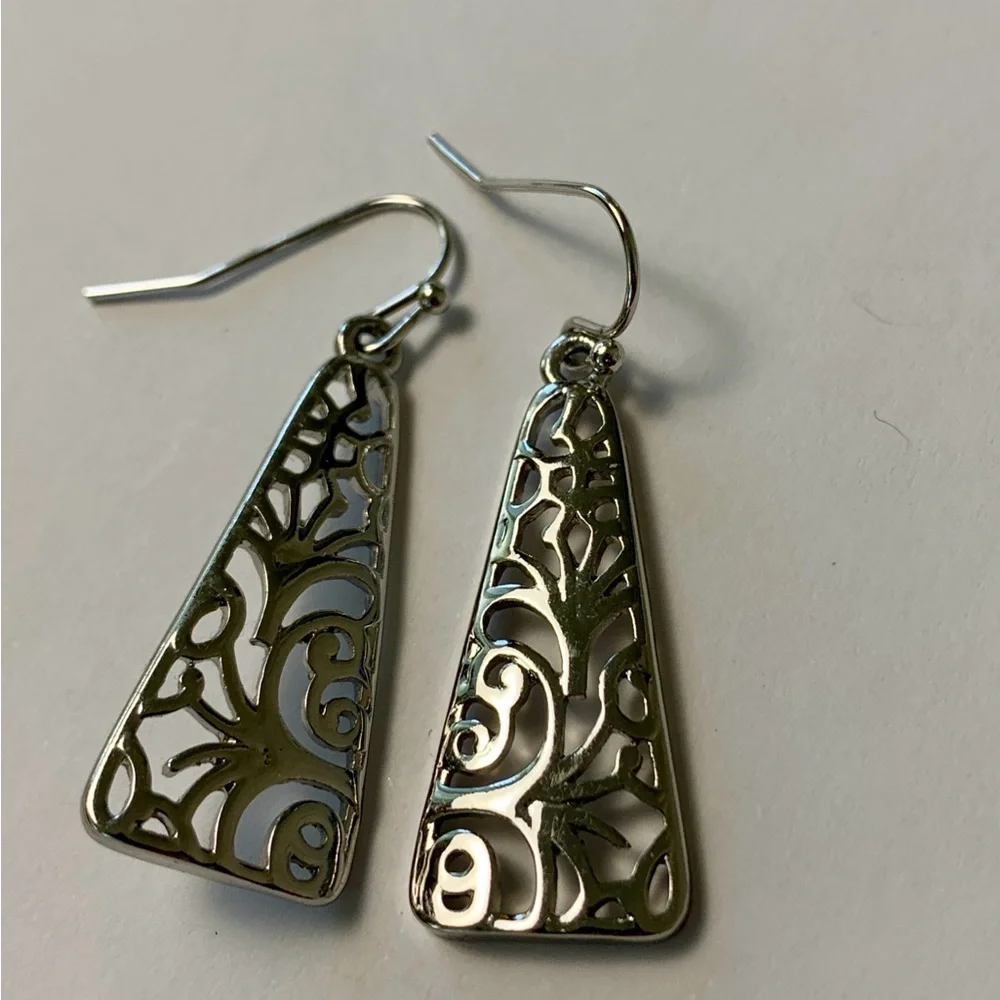 Lia Sophia earrings Silver dangle cut out style - Picture 2 of 9